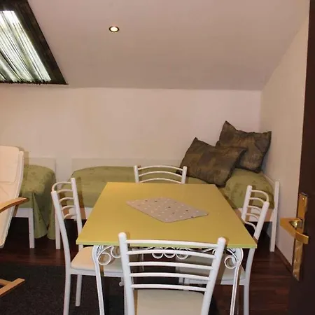 Apartment In 27811