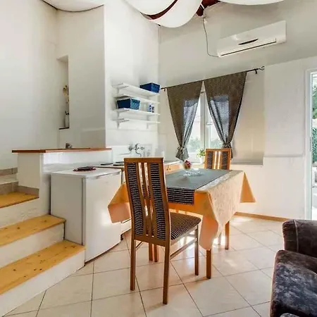 In 27811 Apartment Mali Losinj